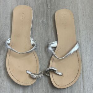 Rampage Silver Toe Loop Sandals size 8